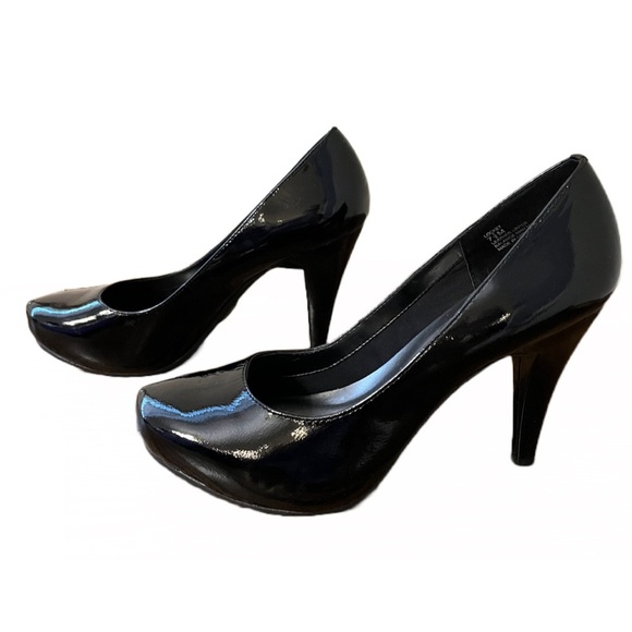 👠 Me Too Black Patent Leather Pumps | Locket Style | Size 7.5 | Good Condition! - Picture 1 of 13
